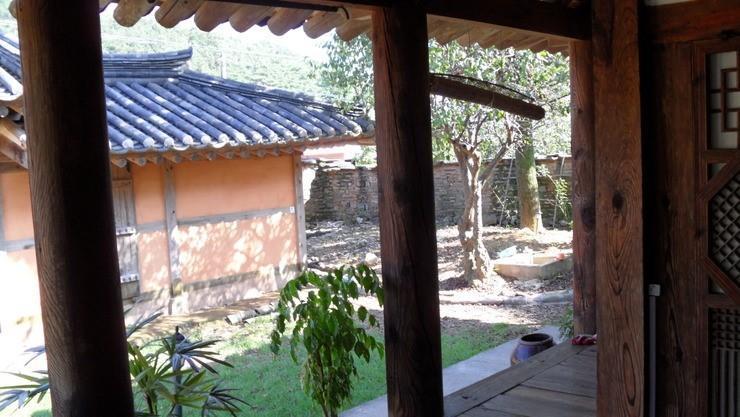 Goseong Choi Pilgan'S Old House Hotel Bagian luar foto